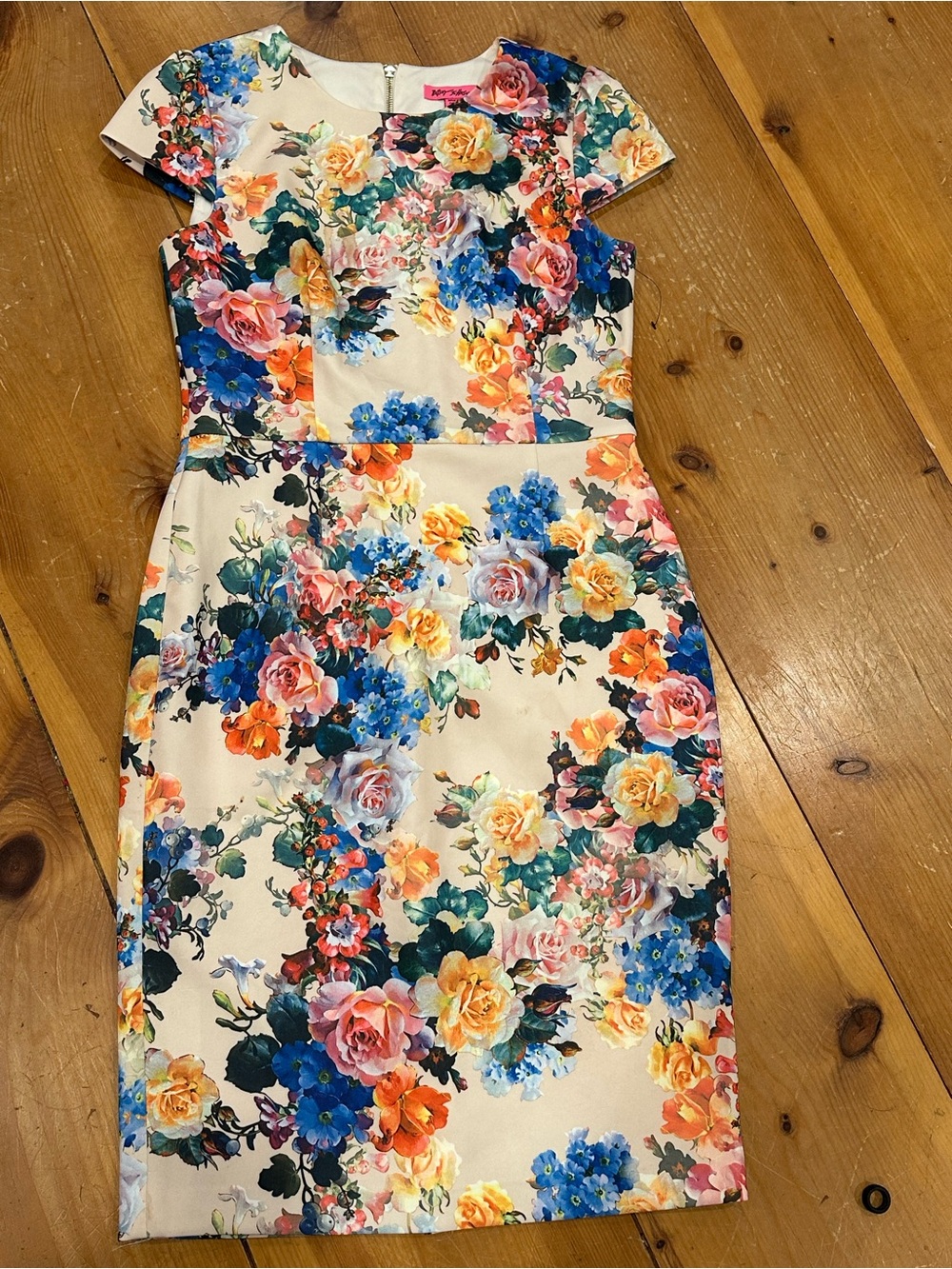 Betsey Johnson Cream Floral Cap-Sleeve Sheath Dress